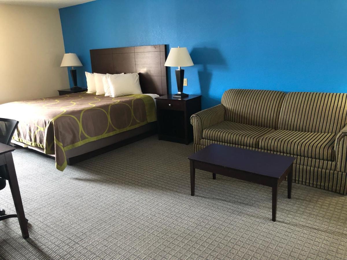 Amerivu Inn & Suites О-Клэр Экстерьер фото